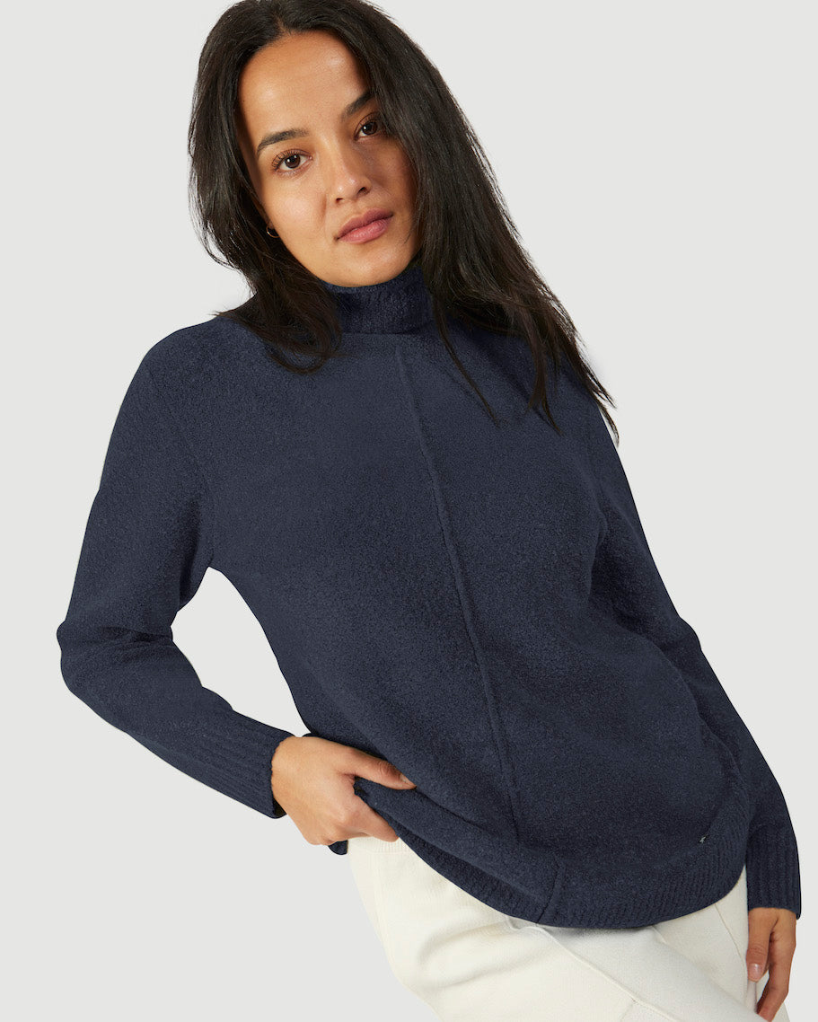 NAKA long sweater - Elegance and comfort for work and more