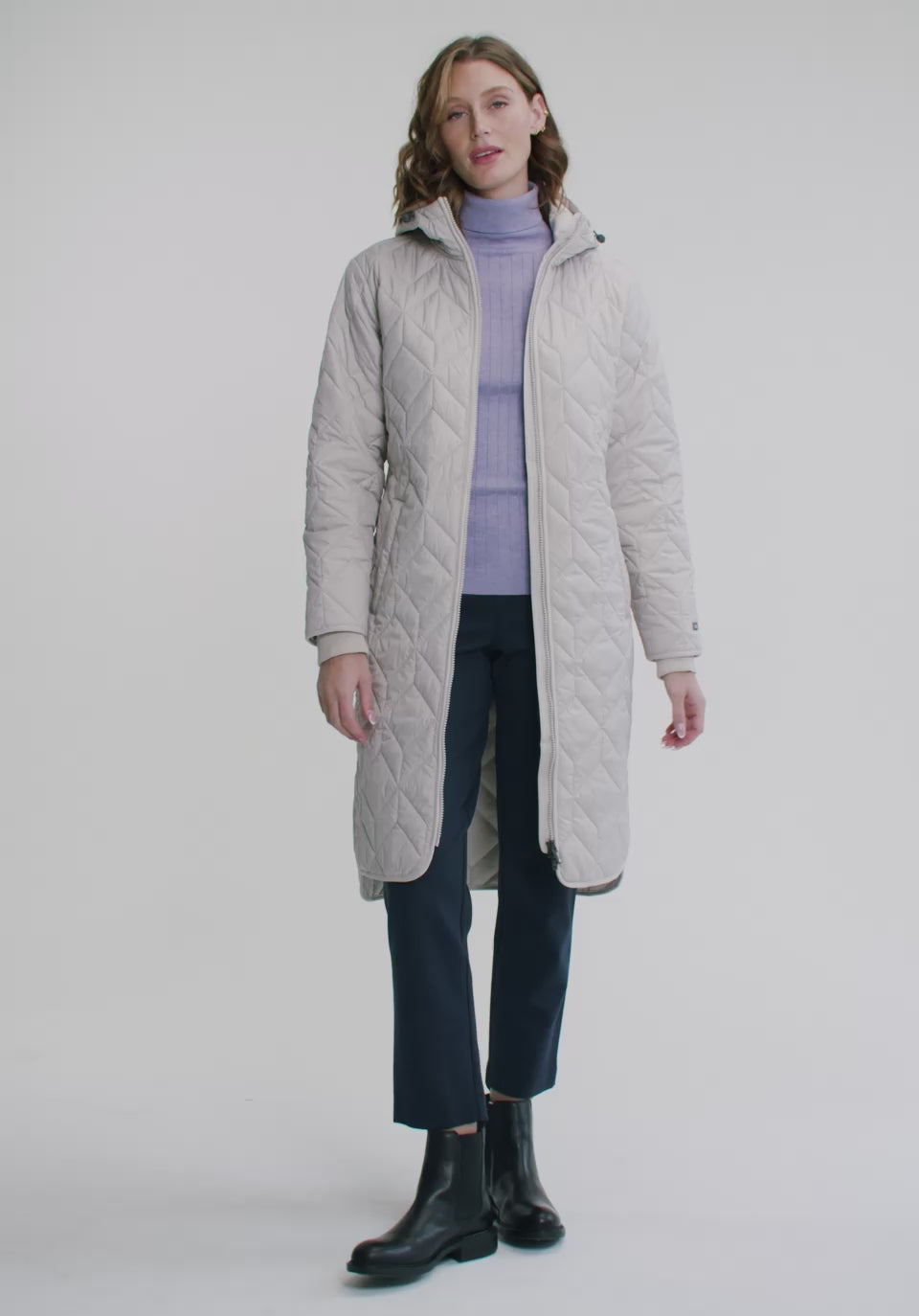 Load video: Manteau Juno  – vue modèle en mouvement, FIG Clothing